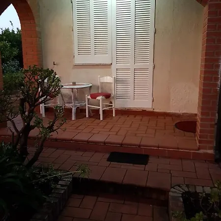 Semesterbostad Villetta Costa Degli Dei